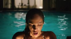 “Gece Yüzüşü” Fragman: James Wan ve Jason Blum’un Yeni Filmi, Havuzlardan Uzak Durmanıza Neden Olacak!